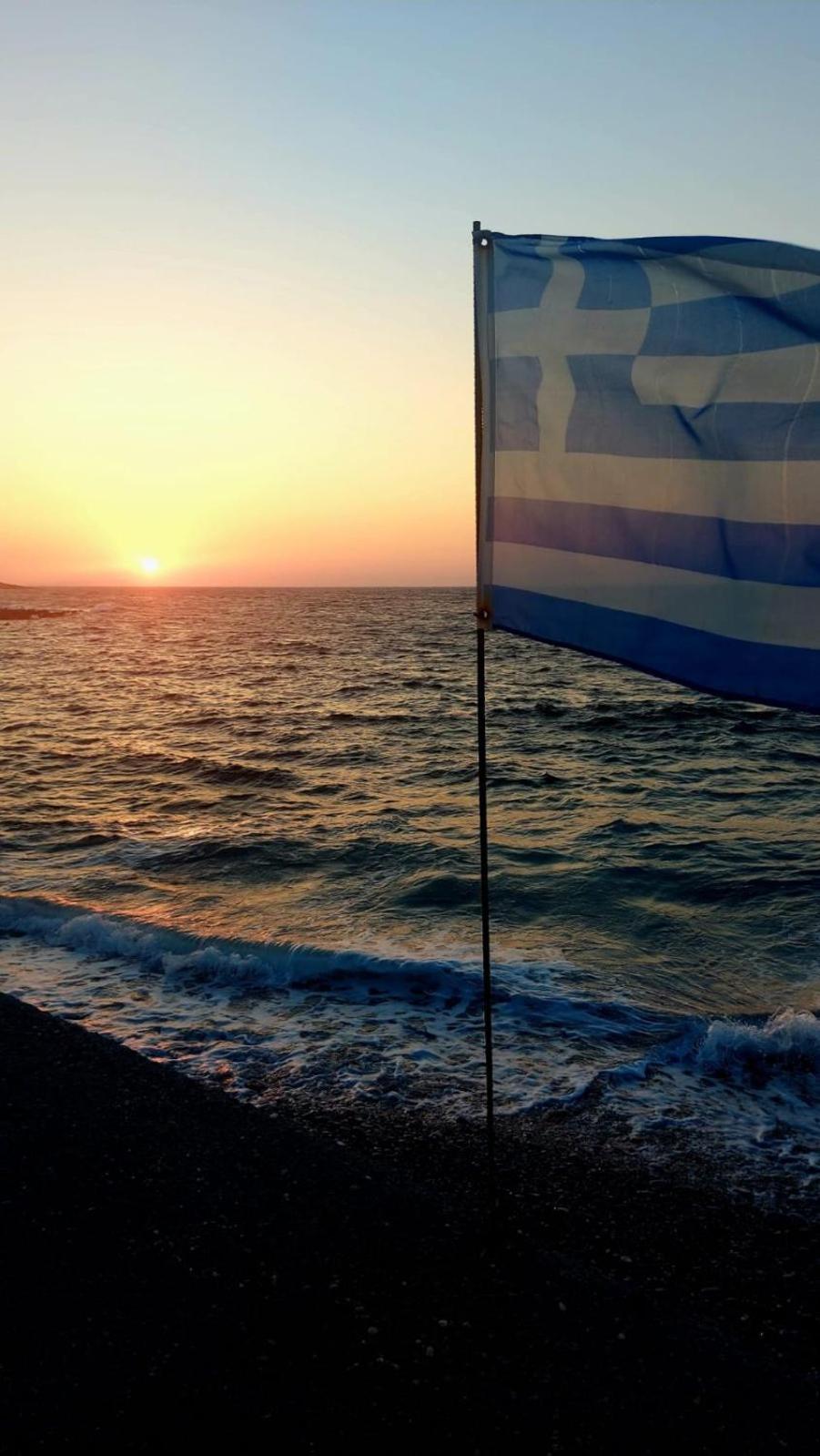 Meltemi Beach Apartments Милатос Екстериор снимка