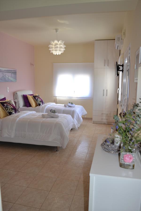 Meltemi Beach Apartments Милатос Екстериор снимка