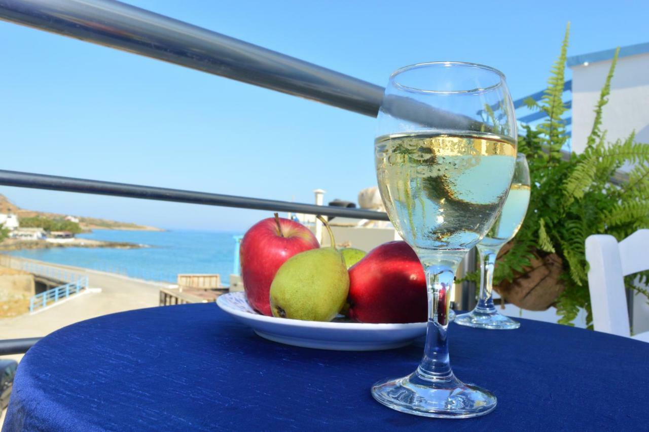 Meltemi Beach Apartments Милатос Екстериор снимка